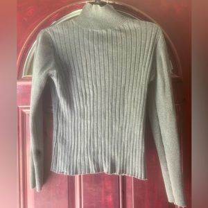 Sharon Young gray lightweight sweater